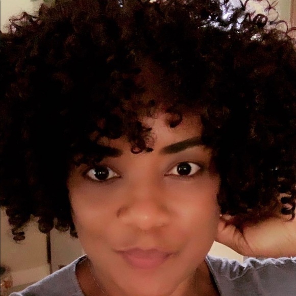 Hello Welcome to my Closet๐น Iโm Nikki - Picture 3 of 15